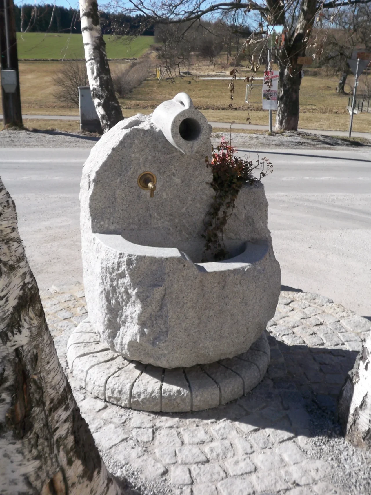 Naturstein-Brunnen, gefertigt von Ihrem Steinmetz in Niederösterreich.