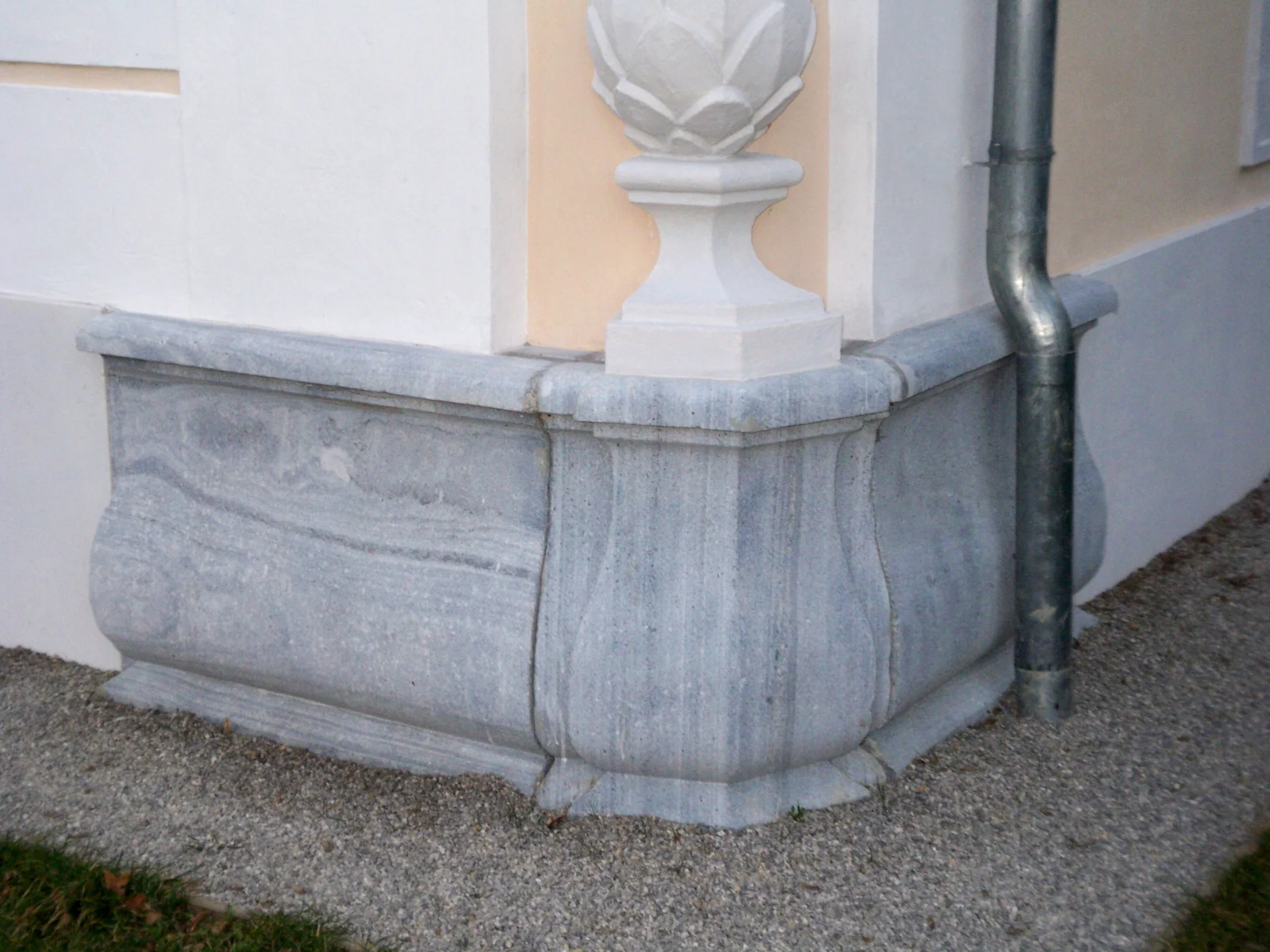 Steinrestaurierung in Krems – Restaurierung einer historischen Fassade durch Steinmetz Zuzzi