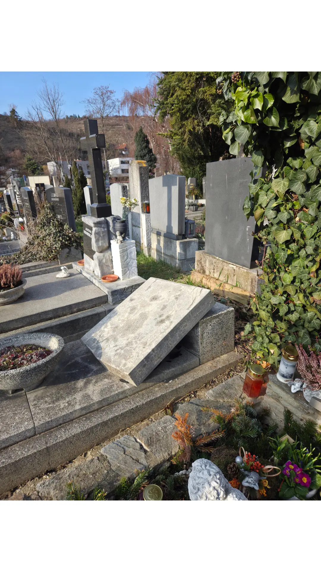 Einzelgräber 9 Steinmetzmeister Zuzzi Standsicherheit Grabdenkmal Grabstein laut Önorm B3113. Prüfung auf Standsicherheit, Kippsicherheit. Grabsanierung, Grabrenovierung Niederösterreich.