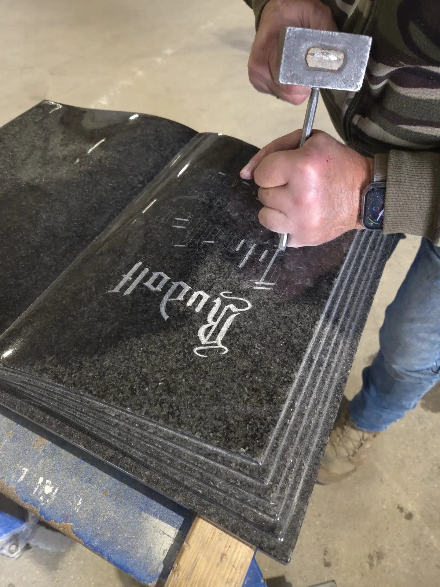 Einzelgräber 8 Nachschrift individuell gestlaten, Steinmetz Krems, Steinemtz Zwettl, Steinmetz St. Pölten, Steinmetz Melk